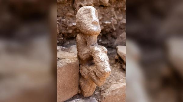 Descoperire arheologică „fără precedent”: O statuie unică, de acum 11.000 de ani, a fost găsită într-una dintre cele mai vechi așezări