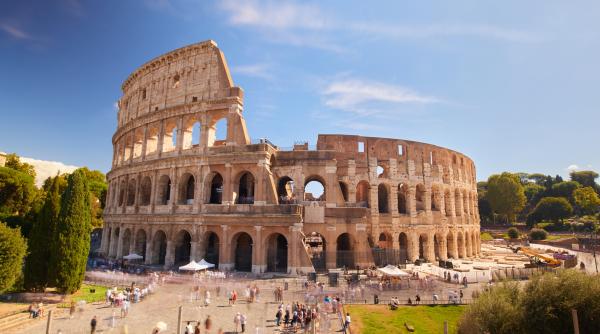 Măsuri sporite de securitate la Colosseum. Italienii sunt exasperați de hoții de buzunare şi au creat o "zonă roşie"