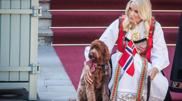 Mette-Marit, noua regină a Norvegiei: de la o viață "nebunatică" la Palatul Regal. Povestea "Cenușăresei" care a ajuns pe tron