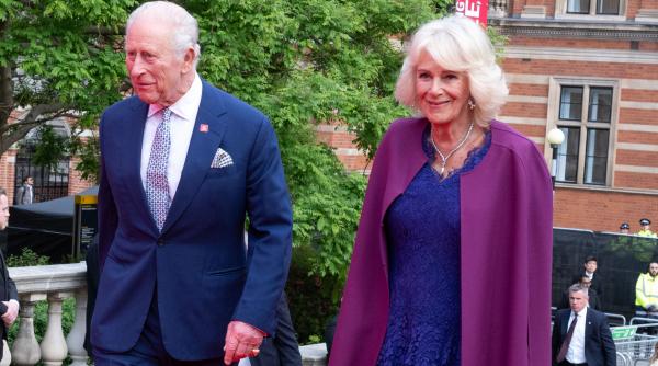 Ce îşi pune Regele Charles în bagajele de călătorie. Lucrurile bizare cu care ar pleca de la Palatul Buckingham