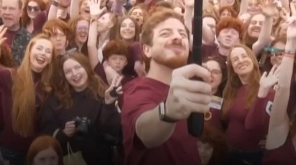 Mii de roșcați din zeci de țări s-au reunit la festivalul anual al roșcaților din Olanda