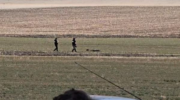 O dronă a fost găsită pe un câmp din comuna Viișoara, în Vaslui. Surse: Are încărcătură explozibilă și ar fi rusească