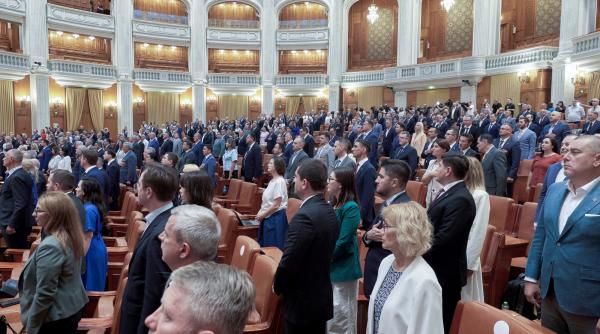 parlamentul incepe o noua sesiune ordinara camera deputatilor si senatul sunt convocate marti