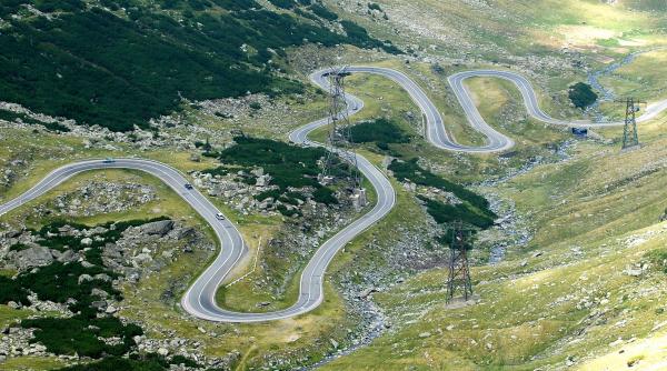 Se închide circulaţia pe Transfăgărăşan şi vineri. De ce accesul turiştilor pe un anumit sector va fi interzis