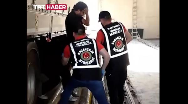 Un jurnalist turc, opozant al lui Erdogan, a fost arestat în timp ce încerca să fugă din Turcia în Bulgaria, ascuns într-un camion