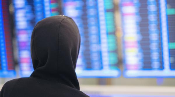 Atac cibernetic uriaș asupra a trei aeroporturi din UK: Hackerii au publicat datele a 8,7 milioane de oameni după ce șantajul a eșuat