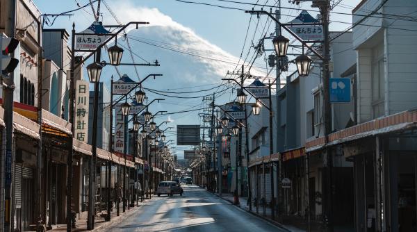 Japonia reduce limita de viteză la 30 km/h pe toate străzile înguste din orașe