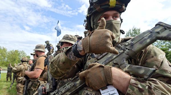 „Fugiți, proștilor, veți muri!” Și-a sabotat propria navă și a dezertat din armata lui Putin. Acum luptă pentru Ucraina
