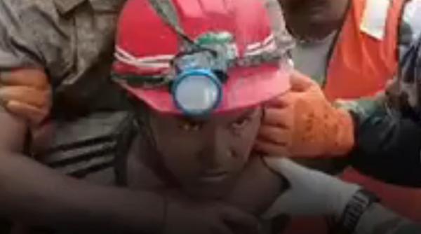 Salvare miraculoasă în Nepal: Doi muncitori au fost scoși în viață dintr-un tunel al unei hidrocentrale, la 9 zile după dezastru