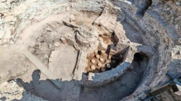 O baie luxoasă a unui împărat roman a fost descoperită într-un palat din Serbia. Avea podele încălzite, trei bazine și o saună
