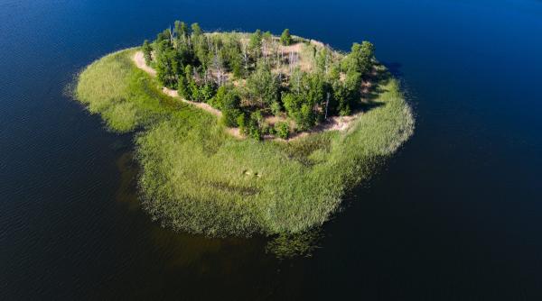 O insulă uriașă a apărut misterios în Canada. Câteva zile mai târziu, a dispărut