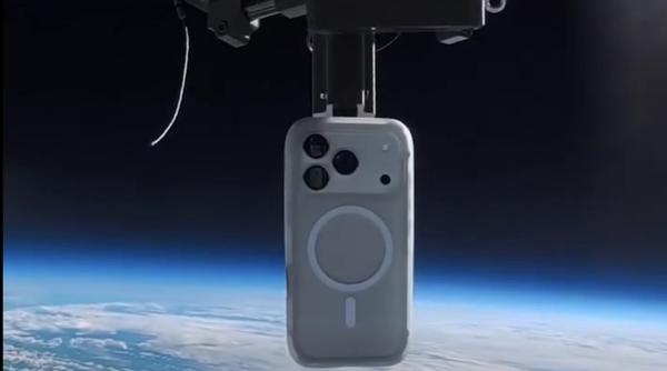 Un telefon a rezistat după ce a fost aruncat din stratosferă. A fost recuperat în Suedia, fără nicio zgârietură