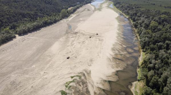 Criza de pe Dunăre continuă. O nava cargo a rămas blocată în mâl, lângă Ruse