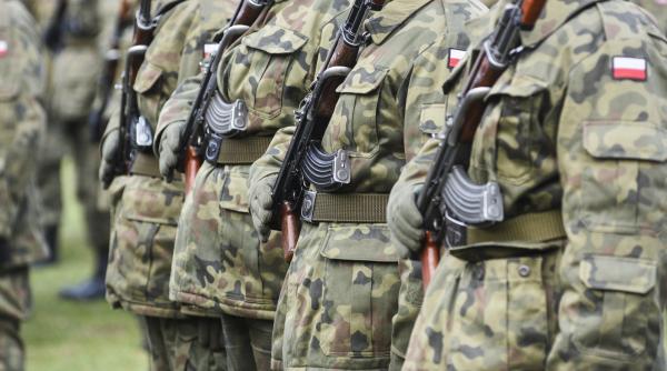 Polonia a început să trimită ordine de mobilizare rezerviștilor și unor civili. Armata împarte sarcini specifice de război