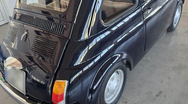 Un Fiat 500 fabricat în 1975 i-a surprins pe inginerii de la RAR Vaslui. "Maşinuţa ne duce cu gândul la străzile înguste din Italia"