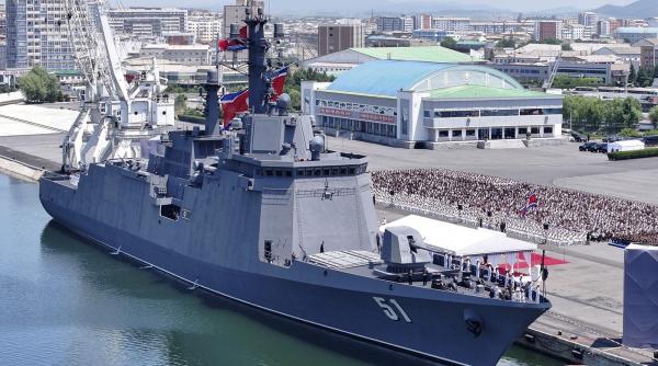kim jong un si a relansat distrugatorul la prima incercare nava s a rasturnat in port si l a scos din minti