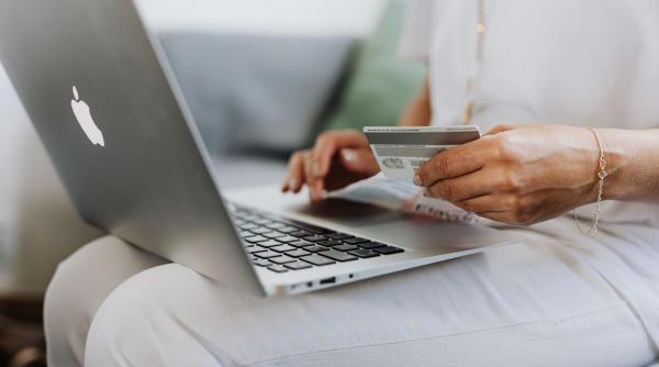 Românii și creditele nebancare: cine apelează la IFN-uri și de ce
