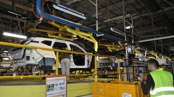 Șeful Dacia avertizează că viitorul uzinei de la Mioveni este sub semnul întrebării: "Suntem într-un moment de răscruce"