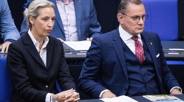 liderul afd spune ca ar trebui ridicate toate sanctiunile impotriva rusiei kremlinul jubileaza si invita partidul la moscova