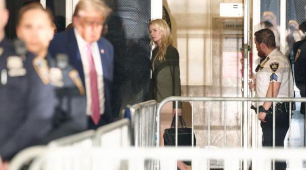 Natalie Harp, tânăra care îl însoțește pe Trump peste tot, a primit cadou de la președinte 45.000 de dolari cash