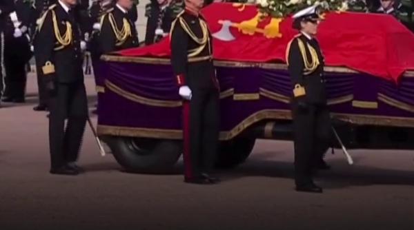 Norvegienii își iau rămas bun de la regele Harald, "bunicul" națiunii. Securitate sporită la Oslo