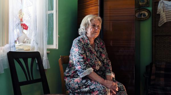 o parte dintre pensionari primesc bani in plus in luna decembrie cine va incasa 300 400 sau 500 de lei