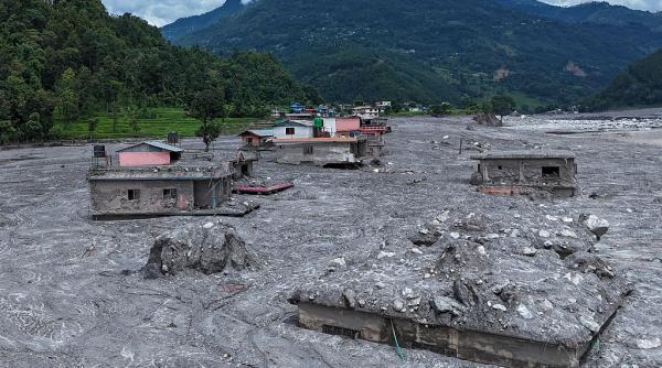 Nepalul are nevoie de aproape 5 miliarde de dolari pentru reconstrucţie, după inundaţiile devastatoare care au lovit țara