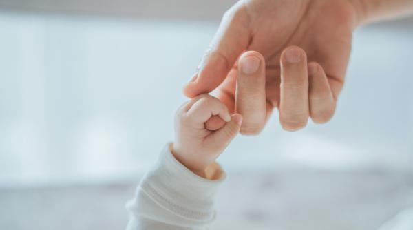 România rămâne cu un spor natural negativ al populaţiei. În iulie, numărul deceselor a fost 1,4 ori mai mare decât al nou-născuţilor