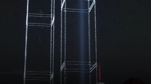Spectacol impresionant de drone la New York: Turnurile Gemene au fost recreate în memoria victimelor de la 11 septembrie