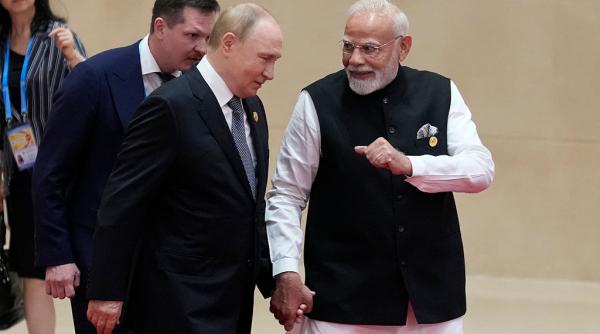 Trei avioane rusești au aterizat la New Delhi. Vladimir Putin urmează să discute cu Narendra Modi înainte de summitul BRICS din weekend