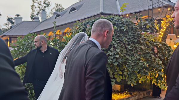 luca niculescu kelemen hunor si anca dragu prezenti la nunta lui alexandru nazare la restaurant este asteptat si nicusor dan