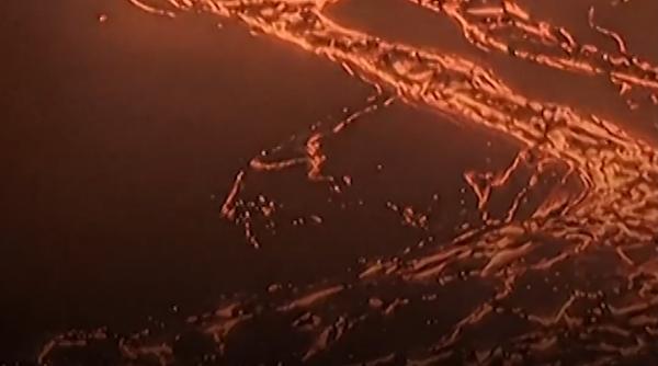 Spectacol de foc în Hawaii: fântâni de lavă țâșnesc din vulcanul Kilauea