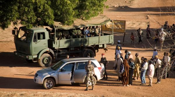 ucraina lupta impotriva rusiei oriunde poate chiar si in deserturile africii suntem atacati de aceiasi idioti