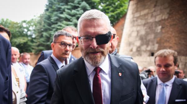 parlamentul european i a ridicat imunitatea eurodeputatului polonez grzegorz braun dupa ce a negat holocaustul