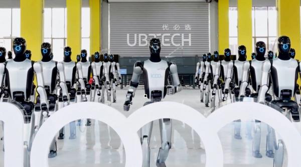 „Roboți care construiesc roboți”. Cum arată prima fabrică AI de roboți umanoizi, cu o capacitate de producție de 10.000 de unități
