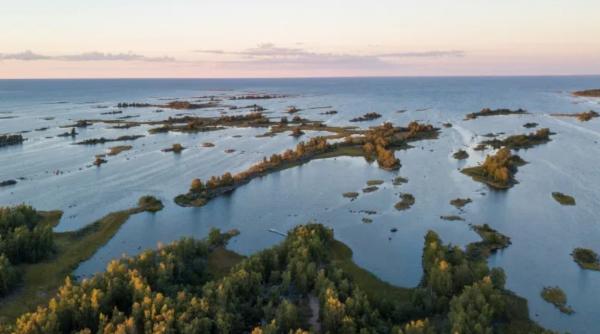 finlanda inca se mareste dupa ultima era glaciara sute de hectare apar anual iar proprietarii se trezesc intr o situatie ciudata