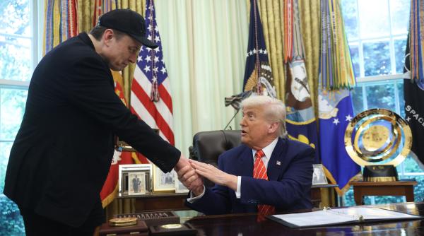trump atrage banii miliardarilor pentru alegerile din sua 16 dintre cei mai mari 20 de donatori sustin candidati republicani