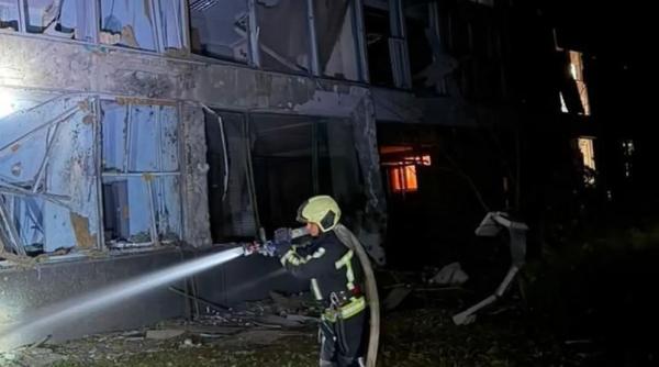 explozii puternice la kiev dupa ce rusia a lansat un atac cu rachete si drone cel putin 16 oameni raniti printre care si copii