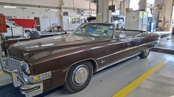 un cadillac eldorado din 73 cu lungime de 5 6 metri si latime de 2 metri a mers la rar ul din iasi cum arata iahtul de uscat