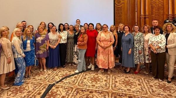 romania chemata sa isi apere copiii lavinia sandru profesorii nu pot fi lasati singuri