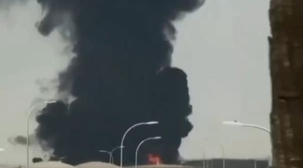 a fost inspaimantor s au zguduit ferestrele explozii la riad si incendiu langa aeroport dupa o alerta de atac aerian