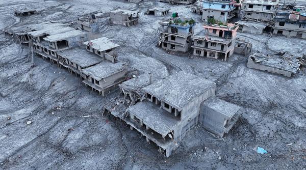 cum a dus incalzirea globala la inundatiile din nepal si tibet care au ucis peste 1 300 de oameni