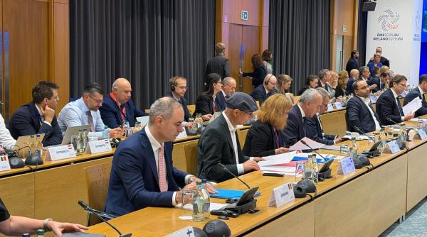 nazare dupa reuniunea ecofin romania nu poate alege intre consolidare si crestere trebuie sa reducem cheltuielile ineficiente
