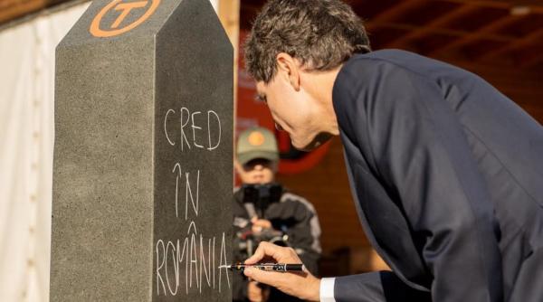 nicusor dan a scris cred in romania pe o borna de pe via transilvanica ce a spus despre politicienii imaturi