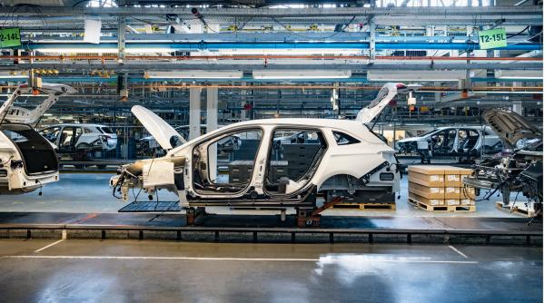 producatorul auto care ar putea da afara inca 4 000 de angajati peste concedierile deja anuntate