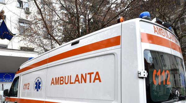 doua persoane intoxicate cu gazul provenit de la fermentarea vinului au fost salvate de pompieri dintr un beci la barlad