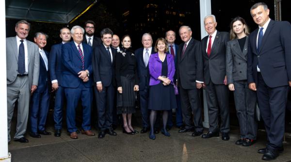 nicusor dan s a intalnit cu fosti ambasadori ai sua la new york le am multumit pentru contributia lor la promovarea romaniei