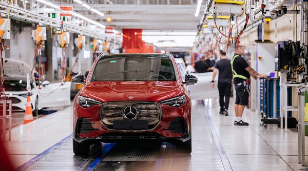bild mercedes isi ameninta angajatii din germania reduceti costurile sau inchidem doua fabrici