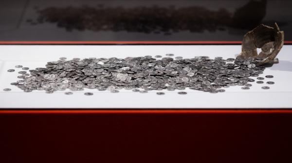 un amator a descoperit cel mai mare tezaur de monede din roma antica de pe teritoriul germaniei dateaza din vremea lui hadrian