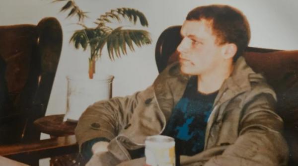 un barbat a intrat intr o sectie de politie ca sa spuna ca a omorat pe cineva in urma cu 30 de ani anchetatorii nu l suspectau